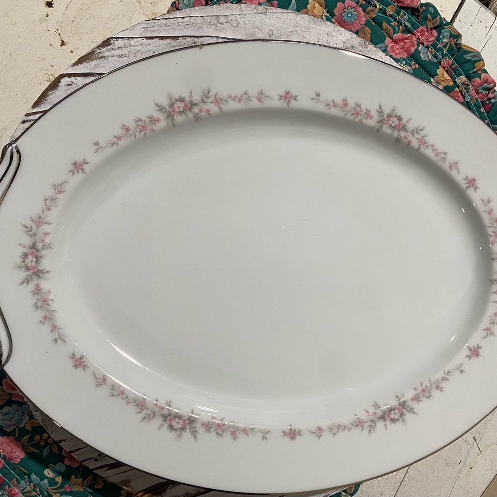 Noritake Pink Floral Oval Platter‎